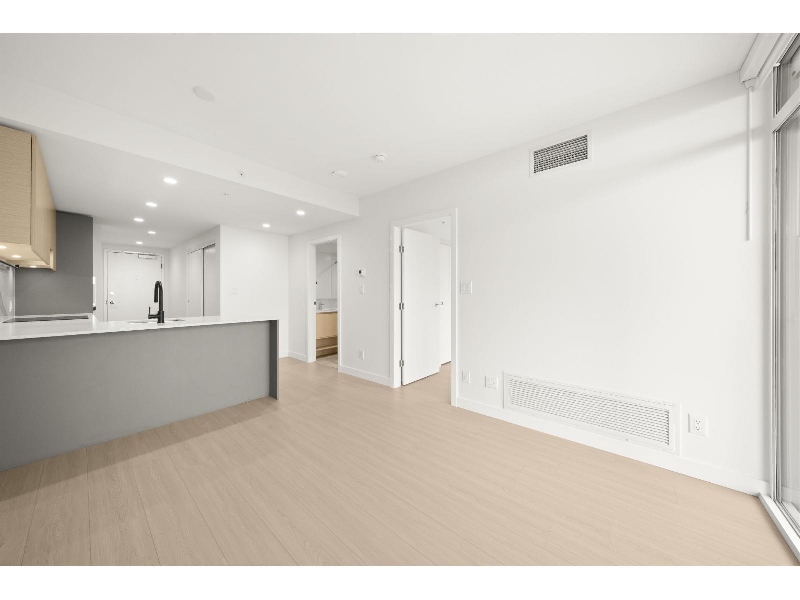 3011 13745 George Junction, Surrey, British Columbia  V3T 4Y3 - Photo 8 - R3078266