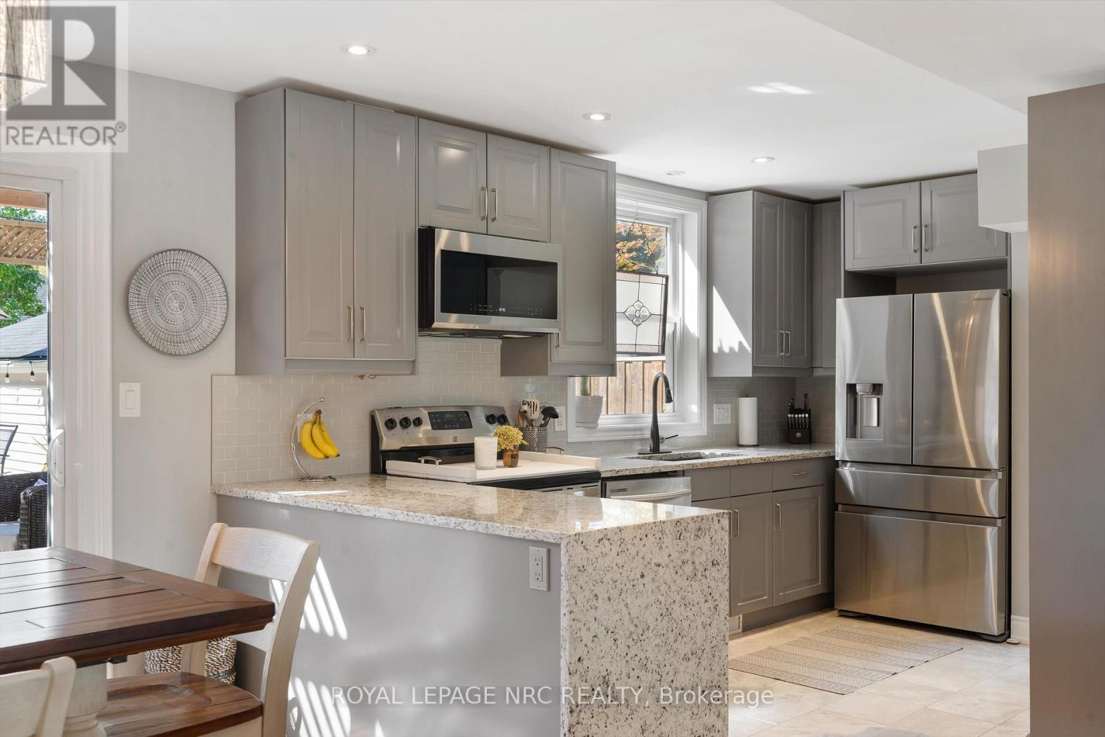 110 St Patrick Street, St. Catharines, Ontario  L2R 1K5 - Photo 12 - X12686076