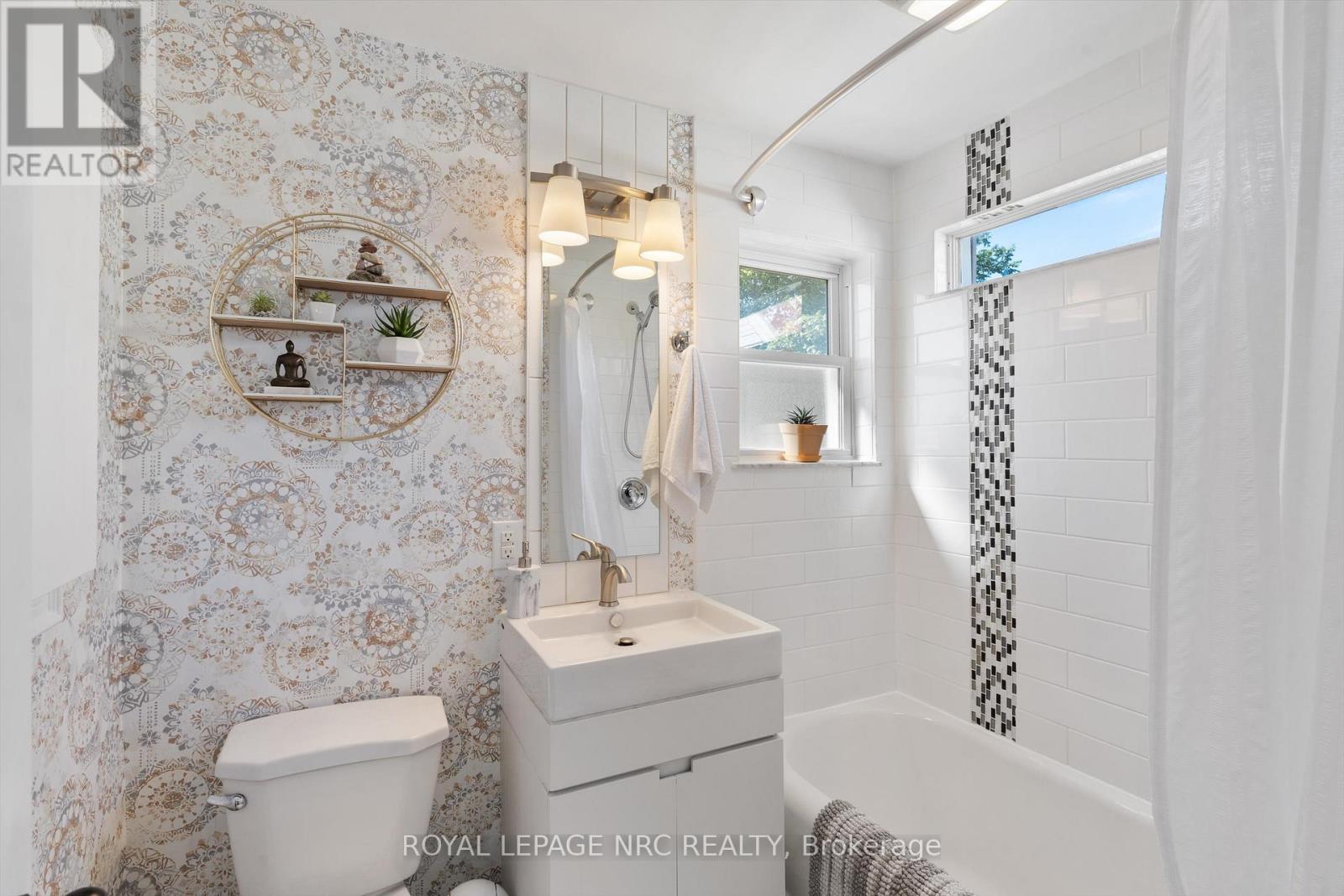 110 St Patrick Street, St. Catharines, Ontario  L2R 1K5 - Photo 23 - X12686076