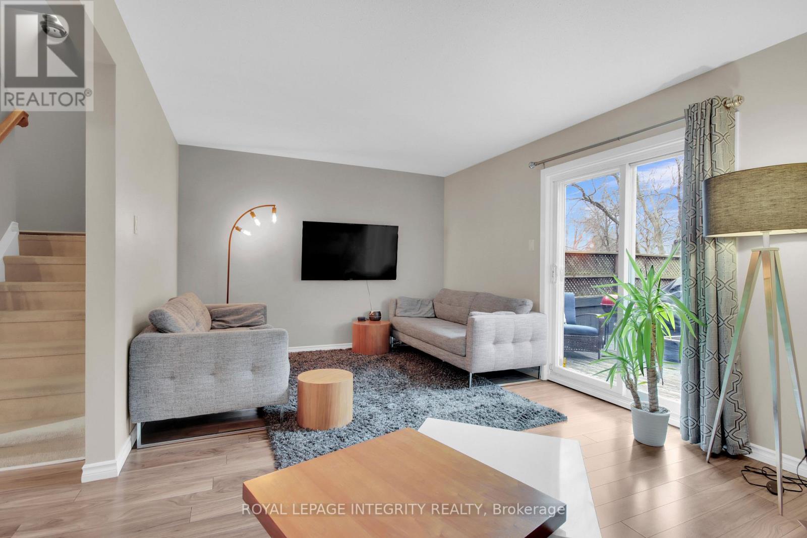 36 Greenboro Crescent, Ottawa, Ontario  K1T 1W5 - Photo 11 - X12688992