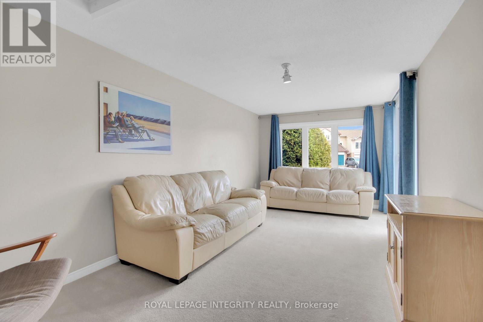 36 Greenboro Crescent, Ottawa, Ontario  K1T 1W5 - Photo 5 - X12688992