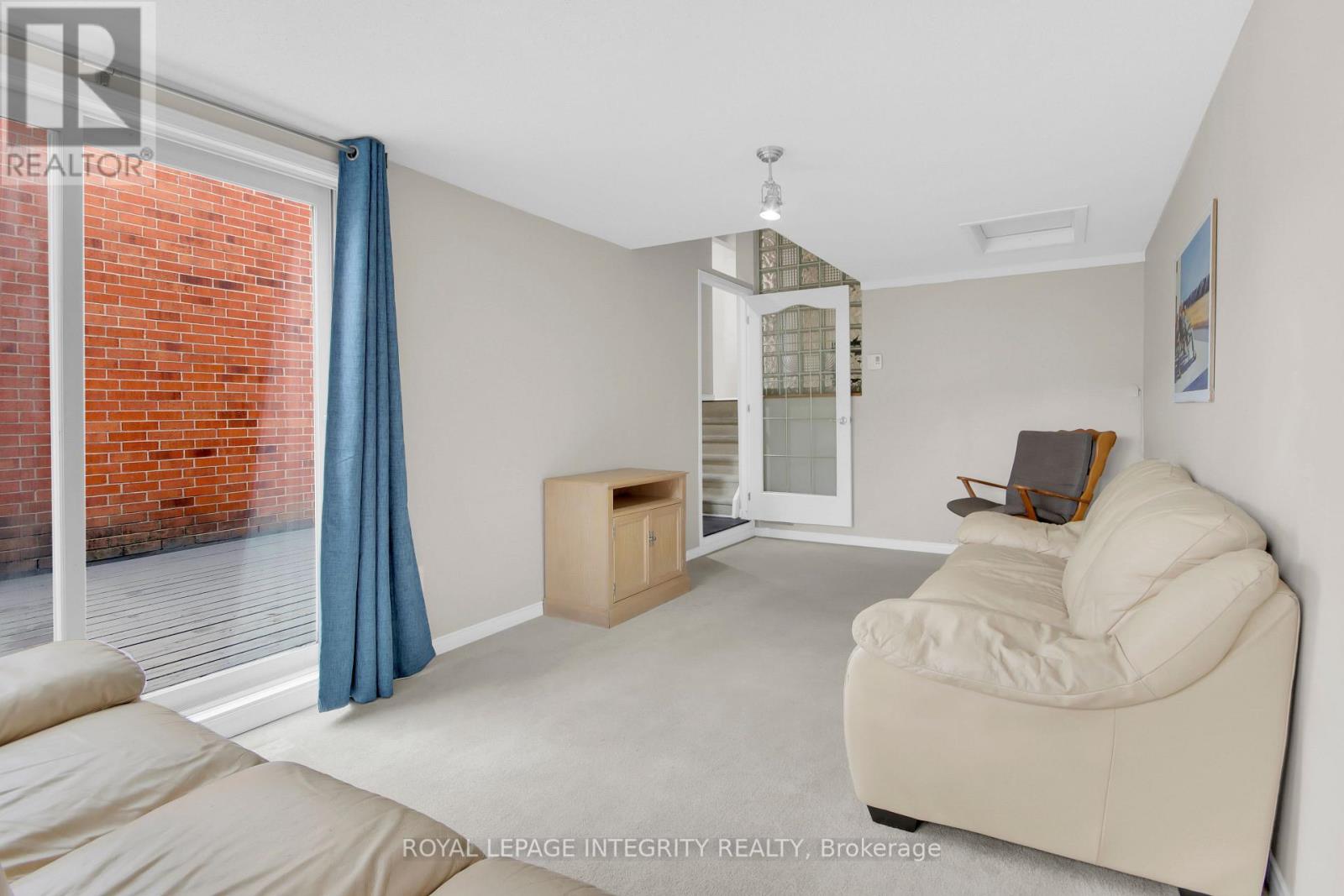 36 Greenboro Crescent, Ottawa, Ontario  K1T 1W5 - Photo 8 - X12688992