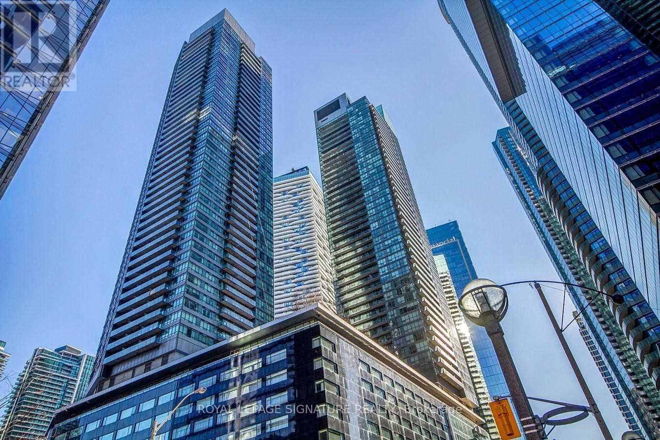 2404n - 65 Bremner Boulevard, Toronto, Ontario  M5J 0A7 - Photo 9 - C12686486