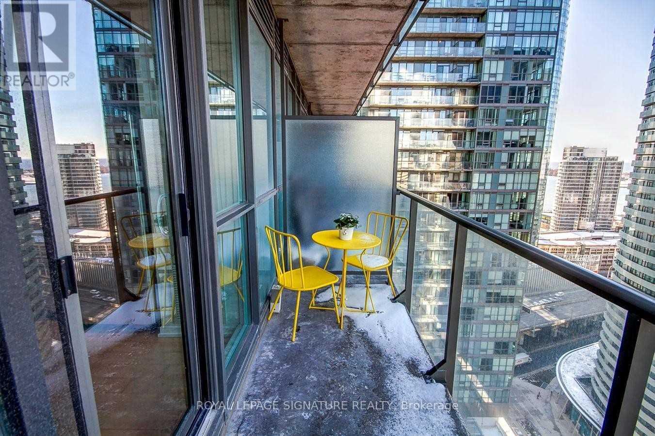 2404n - 65 Bremner Boulevard, Toronto, Ontario  M5J 0A7 - Photo 8 - C12686486