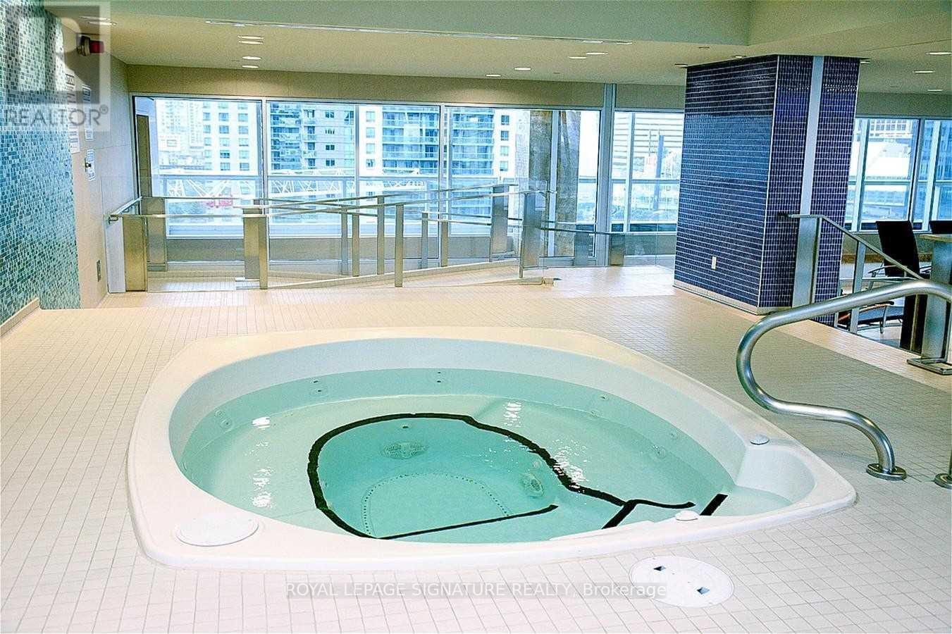 2404n - 65 Bremner Boulevard, Toronto, Ontario  M5J 0A7 - Photo 14 - C12686486