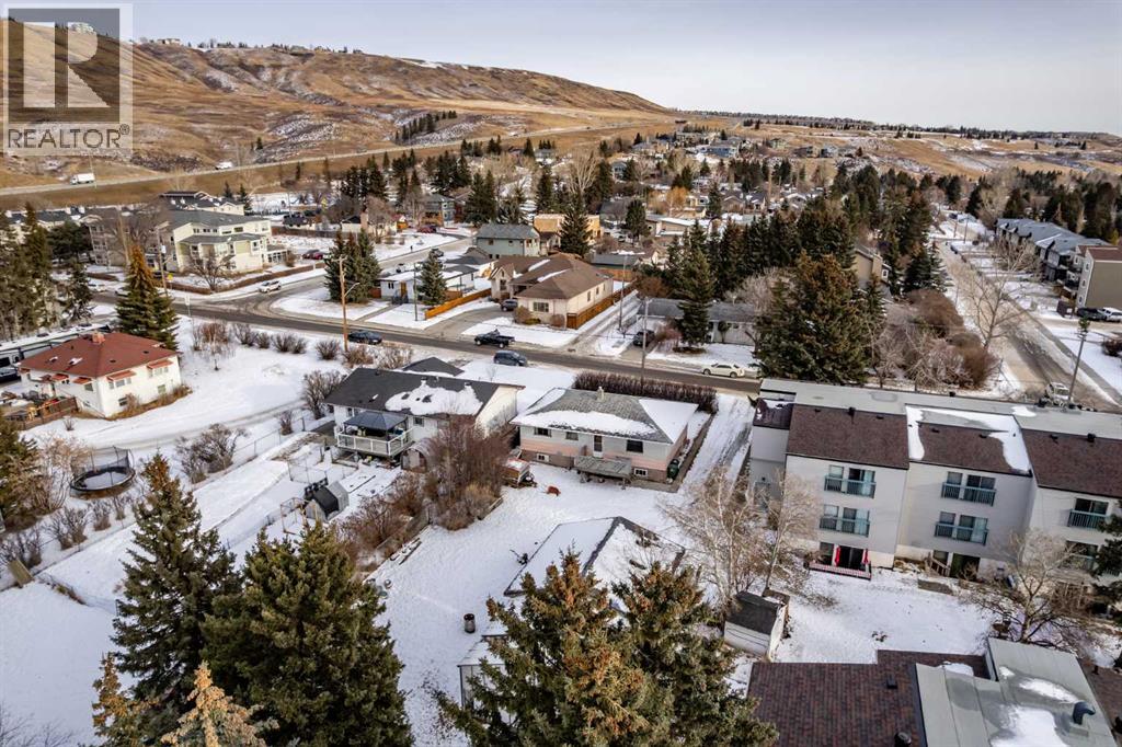 217 Ross Avenue, Cochrane, Alberta  T4C 1C9 - Photo 3 - A2278722