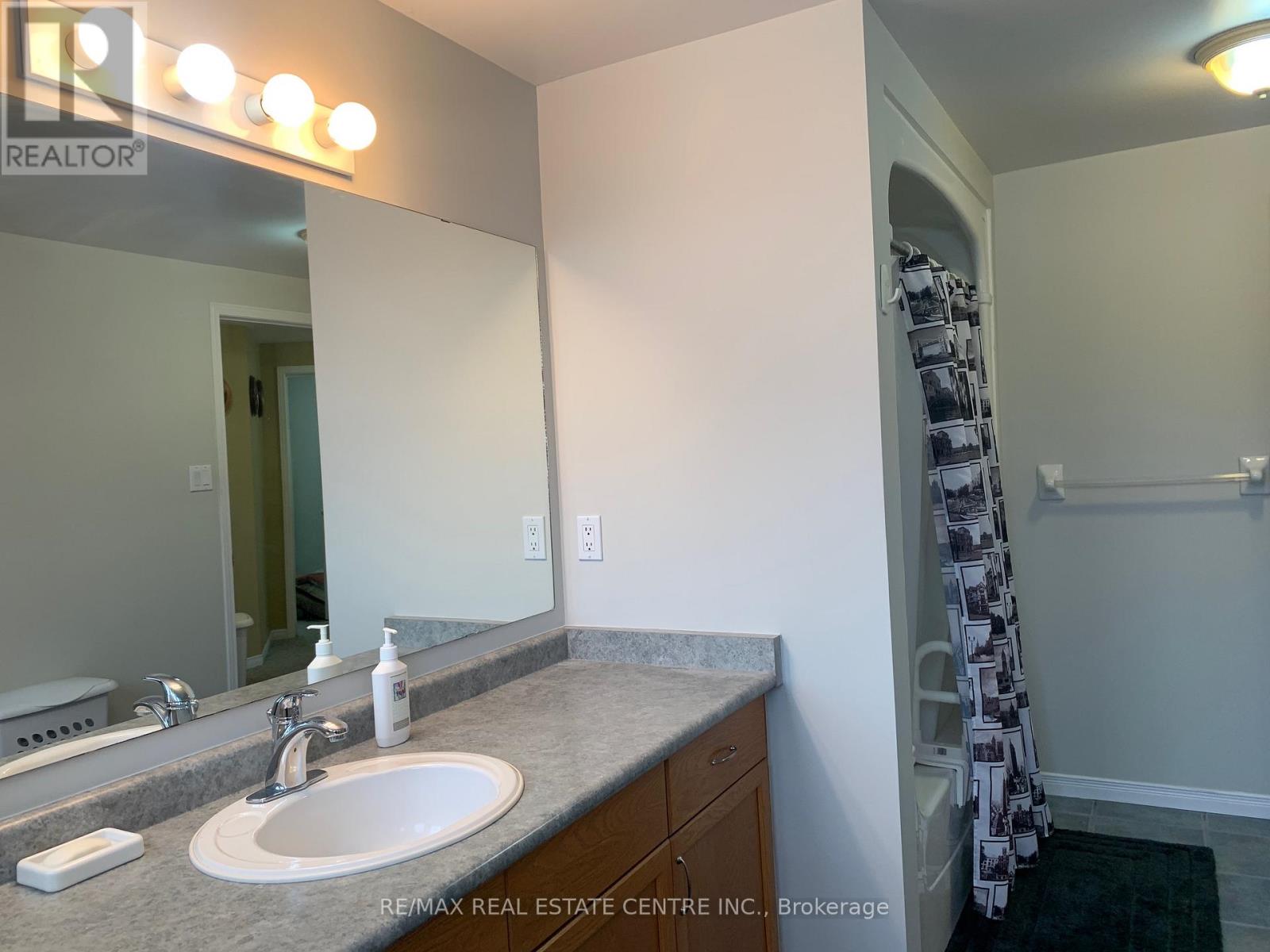 35 Cameron Court, Orangeville, Ontario  L9W 5G8 - Photo 25 - W12688156