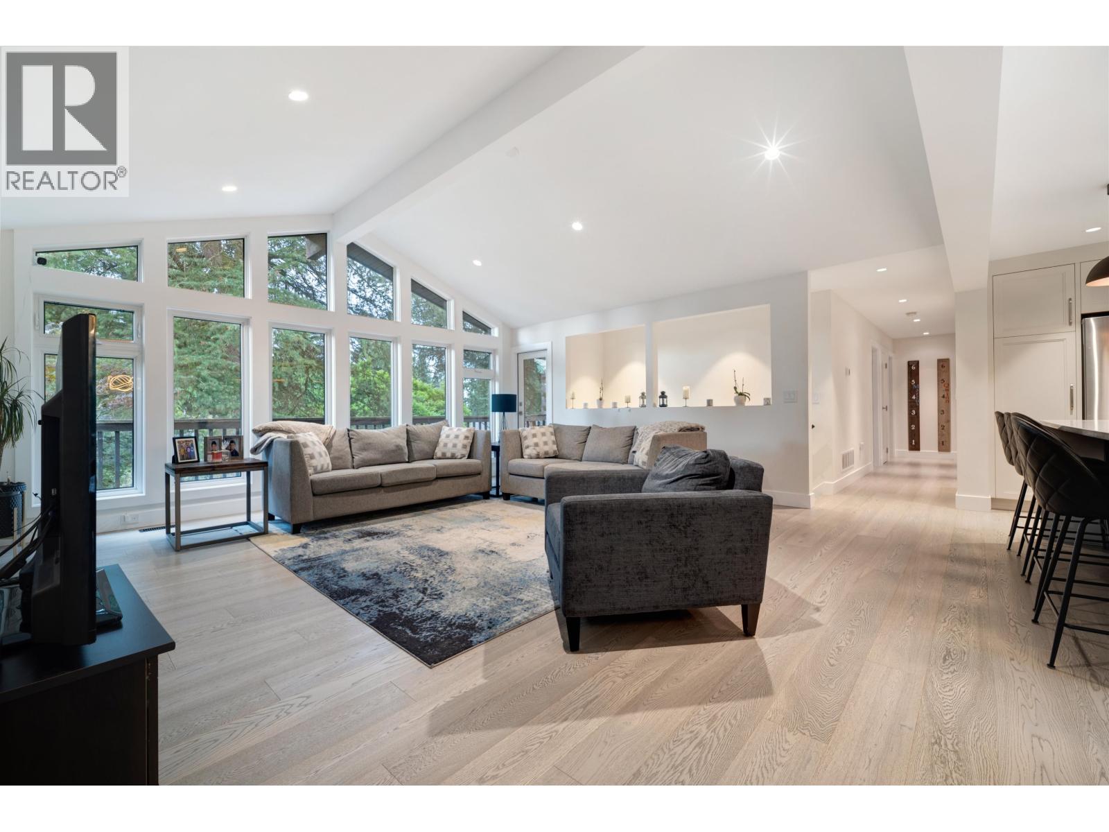 2488 Belloc Street, North Vancouver, British Columbia V7H 2L1 - Photo 3 - R3078417