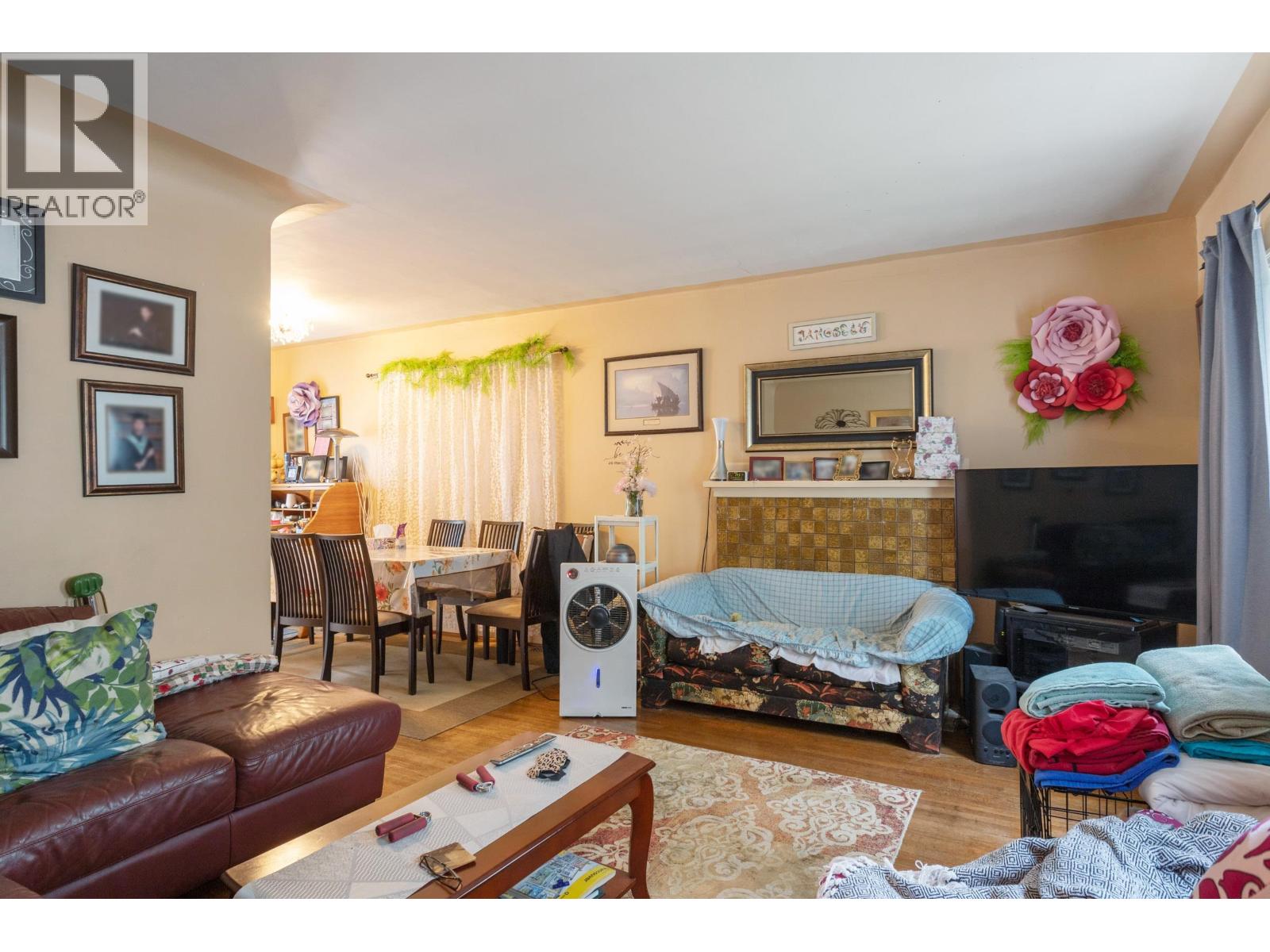 5454 Melbourne Street, Vancouver, British Columbia  V5R 4L7 - Photo 3 - R3078429