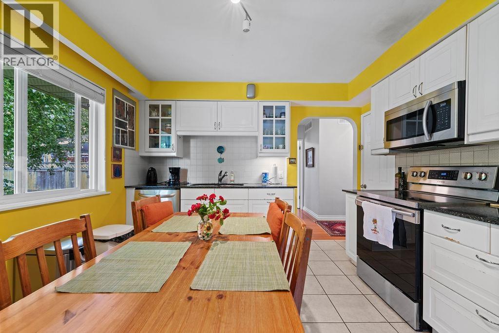 535 Holdom Avenue, Burnaby, British Columbia  V5B 3V3 - Photo 15 - R3078439