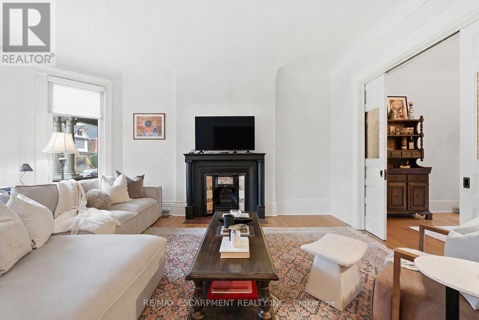 141 Markland Street, Hamilton, Ontario  L8P 2K3 - Photo 7 - X12585622