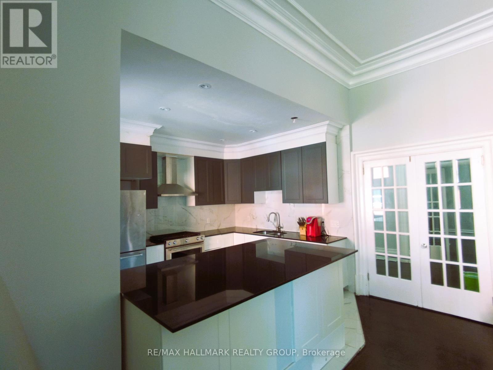 1 - 460 Wilbrod Street, Ottawa, Ontario  K1N 6M8 - Photo 3 - X12421674