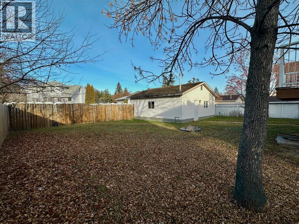 165 Park Drive, Whitecourt, Alberta  T7S 1R3 - Photo 33 - A2268677