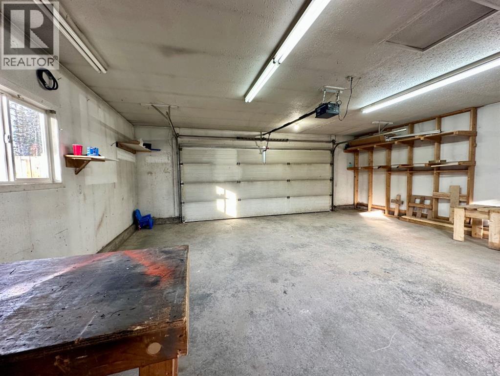 165 Park Drive, Whitecourt, Alberta  T7S 1R3 - Photo 9 - A2268677