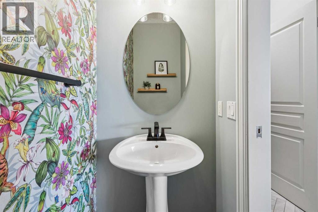 104 Strathridge Place Sw, Calgary, Alberta  T3H 4J1 - Photo 16 - A2270016