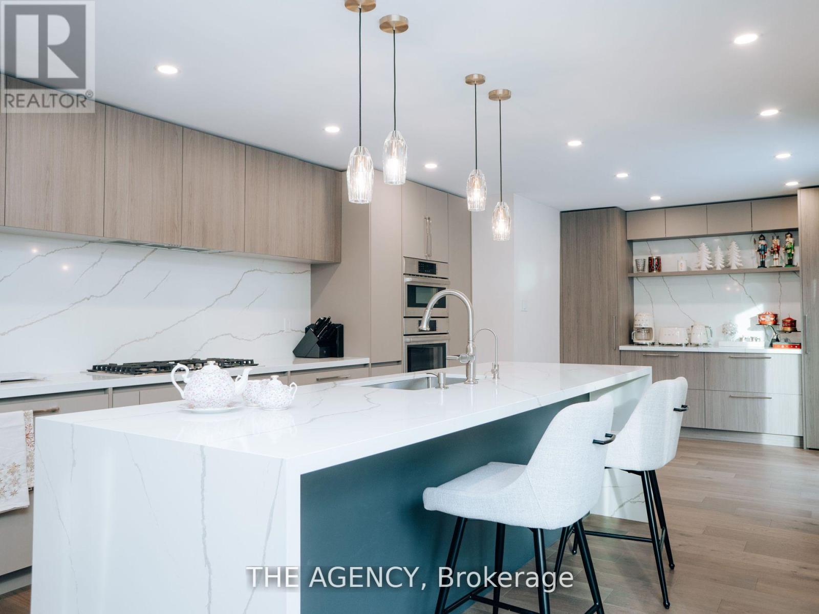 7 Shady Oaks Crescent, Toronto, Ontario  M3C 2L4 - Photo 11 - C12688916