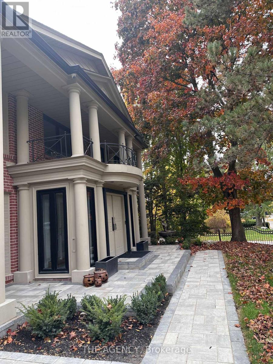 7 Shady Oaks Crescent, Toronto, Ontario  M3C 2L4 - Photo 3 - C12688916