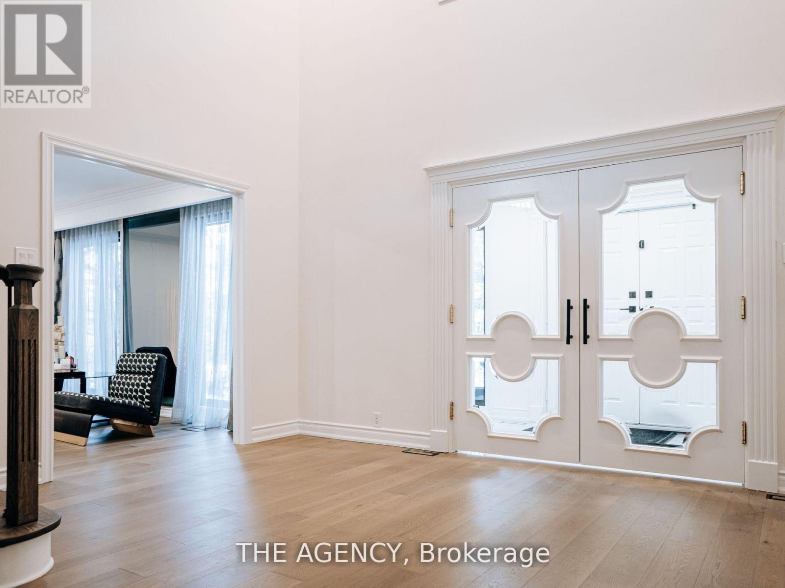 7 Shady Oaks Crescent, Toronto, Ontario  M3C 2L4 - Photo 6 - C12688916