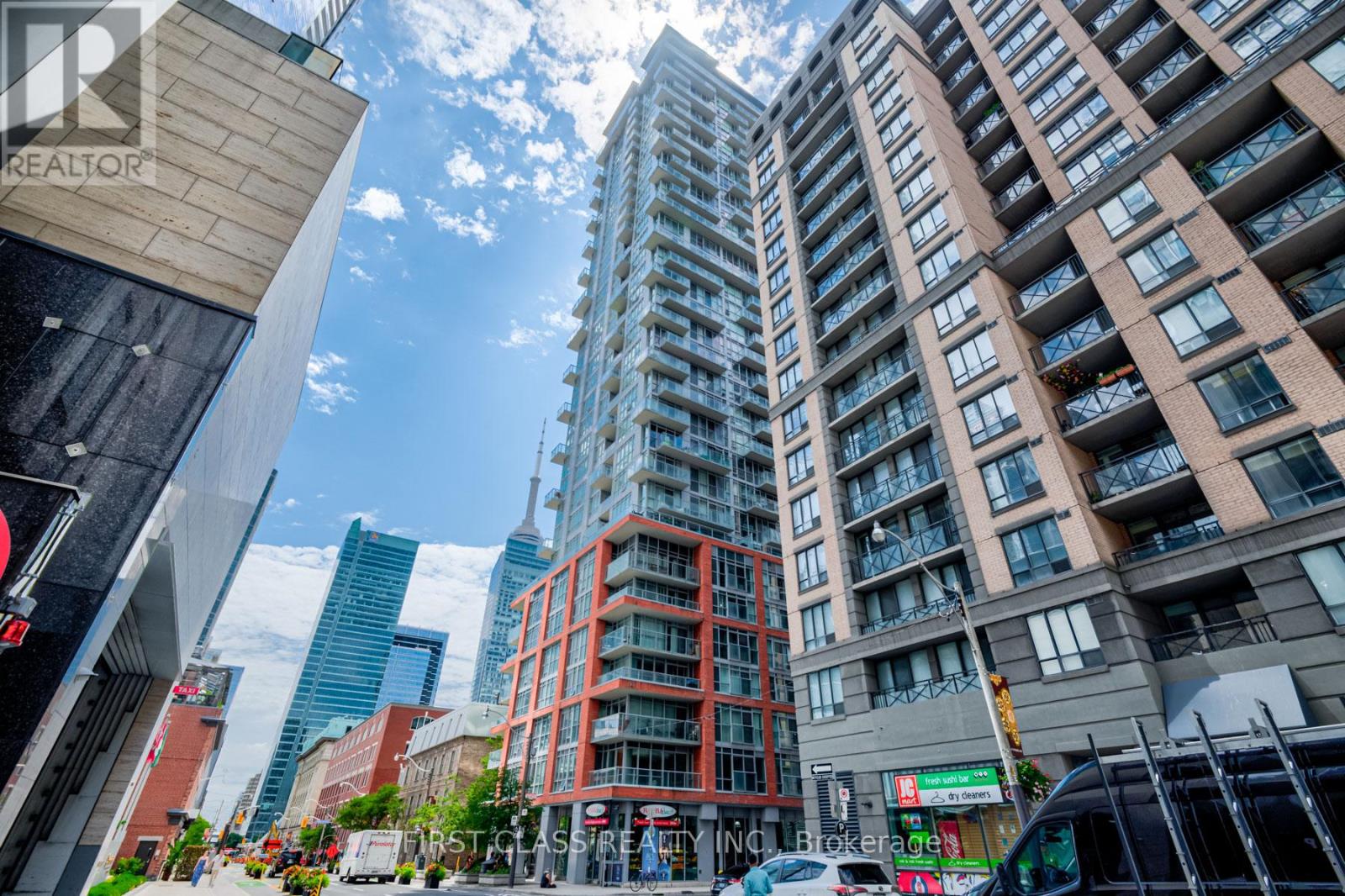 1504 - 126 Simcoe Street, Toronto, Ontario  M5H 4E6 - Photo 1 - C12688942