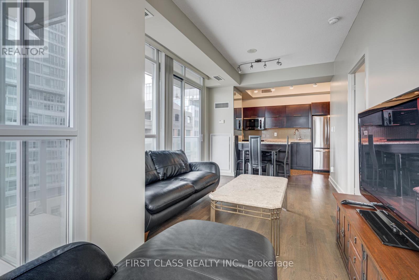 1504 - 126 Simcoe Street, Toronto, Ontario  M5H 4E6 - Photo 10 - C12688942