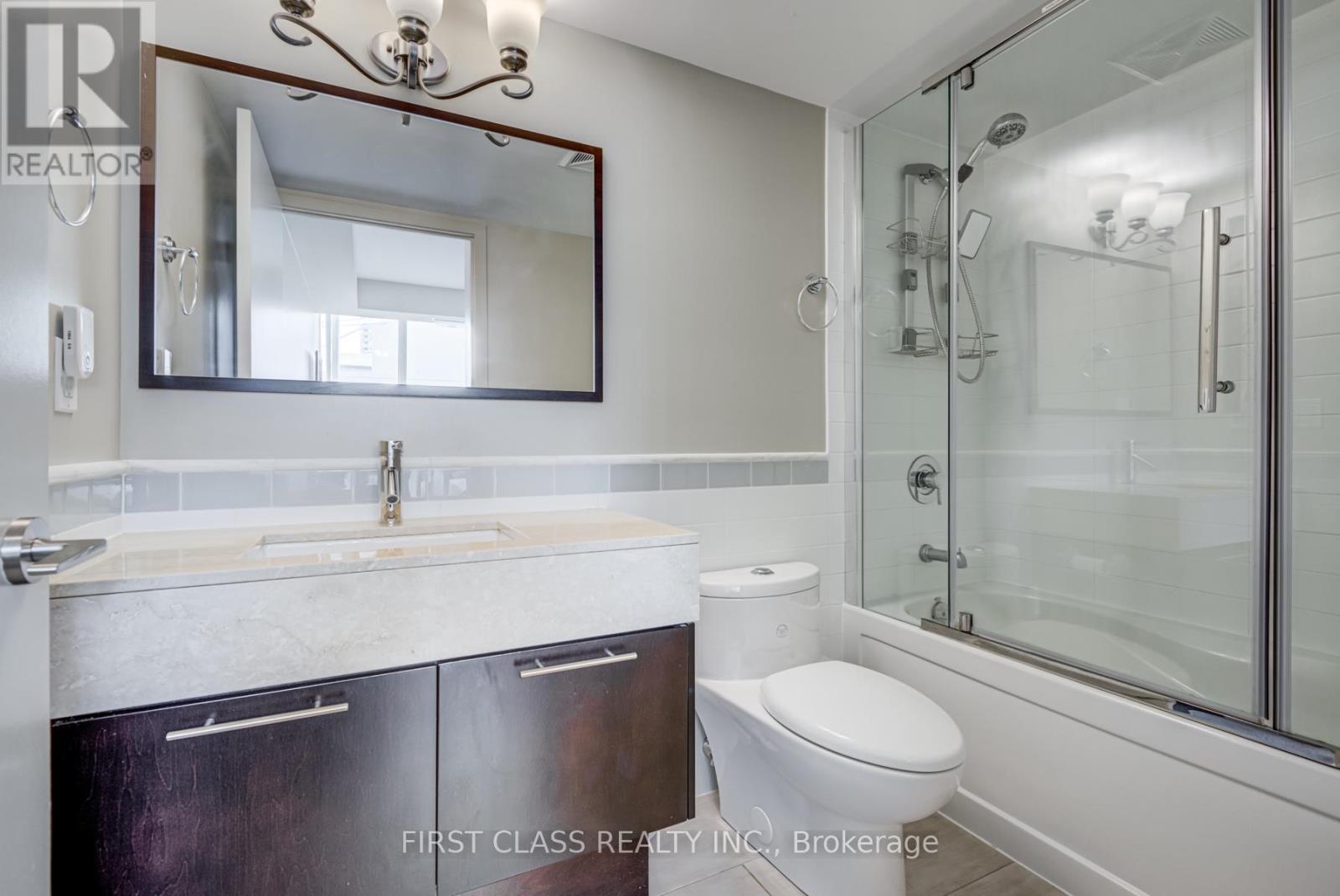 1504 - 126 Simcoe Street, Toronto, Ontario  M5H 4E6 - Photo 19 - C12688942