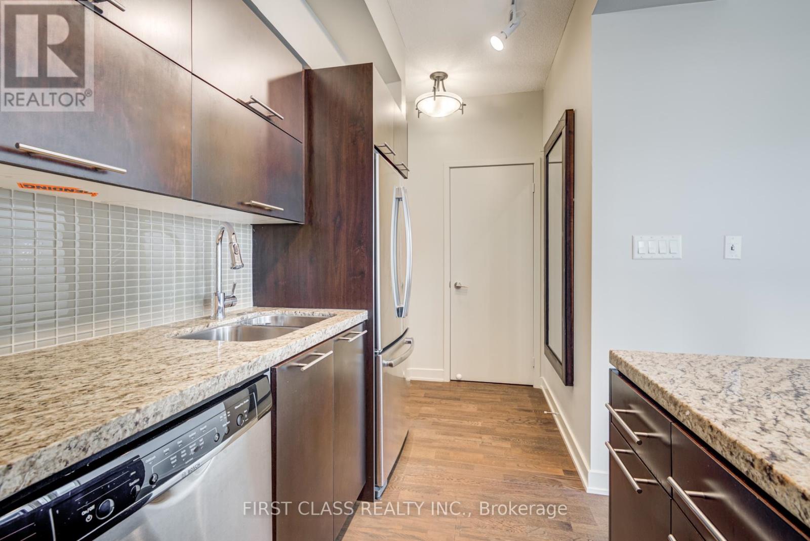 1504 - 126 Simcoe Street, Toronto, Ontario  M5H 4E6 - Photo 5 - C12688942