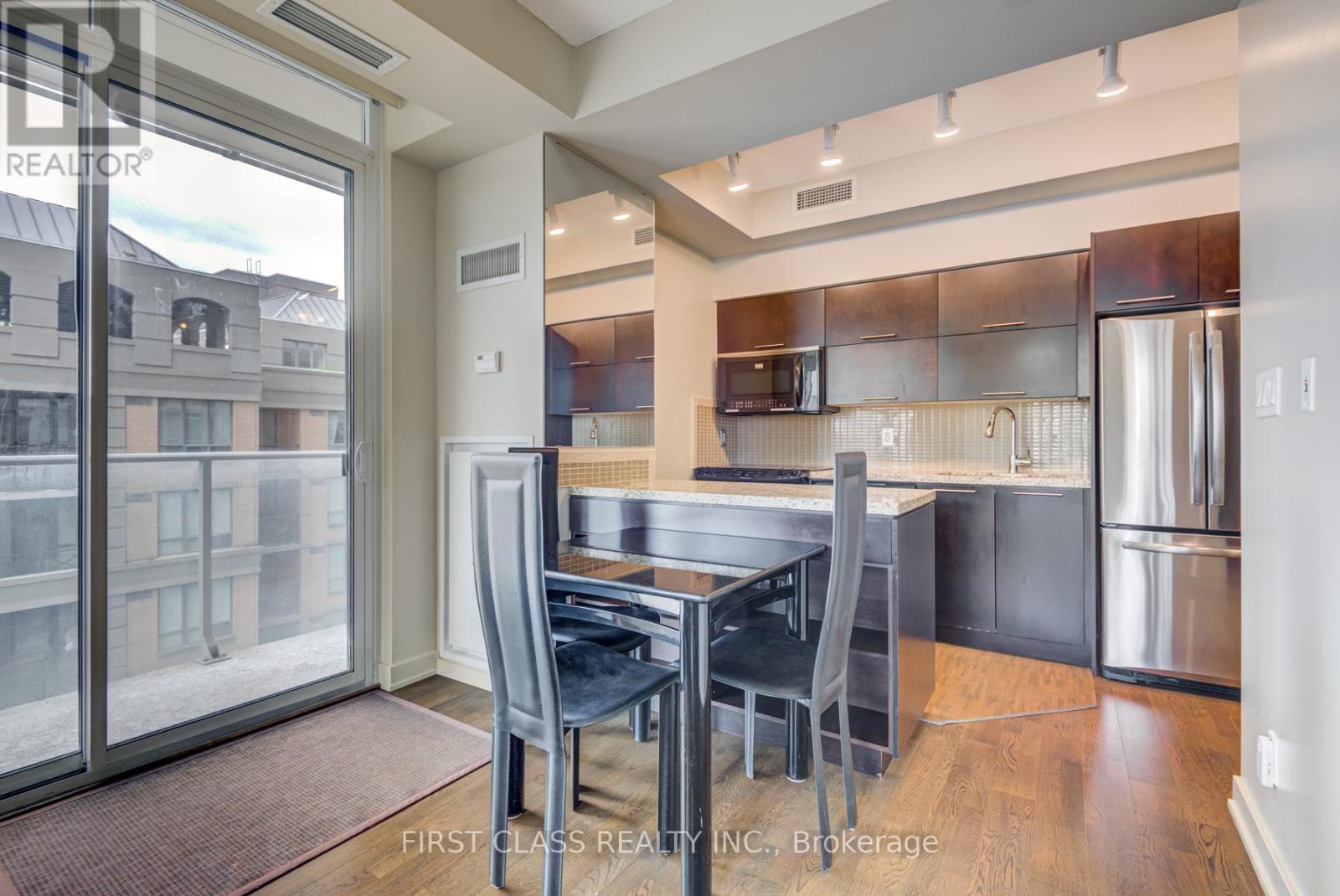 1504 - 126 Simcoe Street, Toronto, Ontario  M5H 4E6 - Photo 6 - C12688942