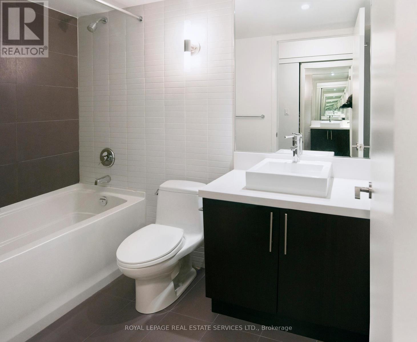 1508 - 96 St Patrick Street, Toronto, Ontario  M5T 1V2 - Photo 8 - C12688948