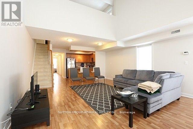 301 - 12 Brian Peck Crescent, Toronto, Ontario  M4G 4K4 - Photo 4 - C12688986