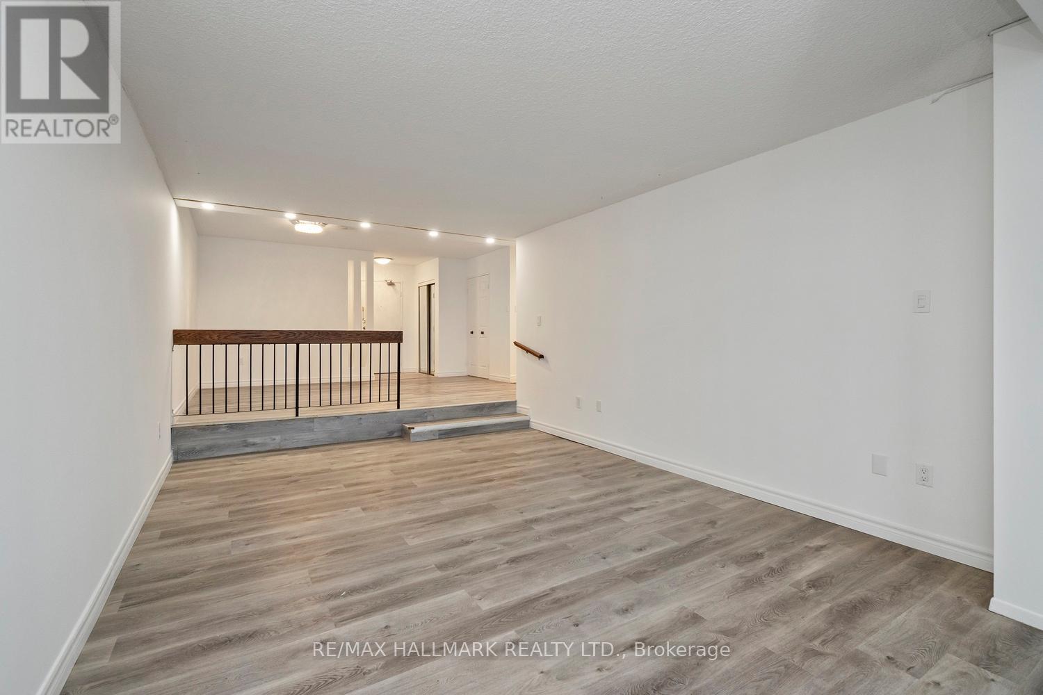 910 - 2330 Bridletowne Circle, Toronto, Ontario  M1W 3P6 - Photo 4 - E12688934