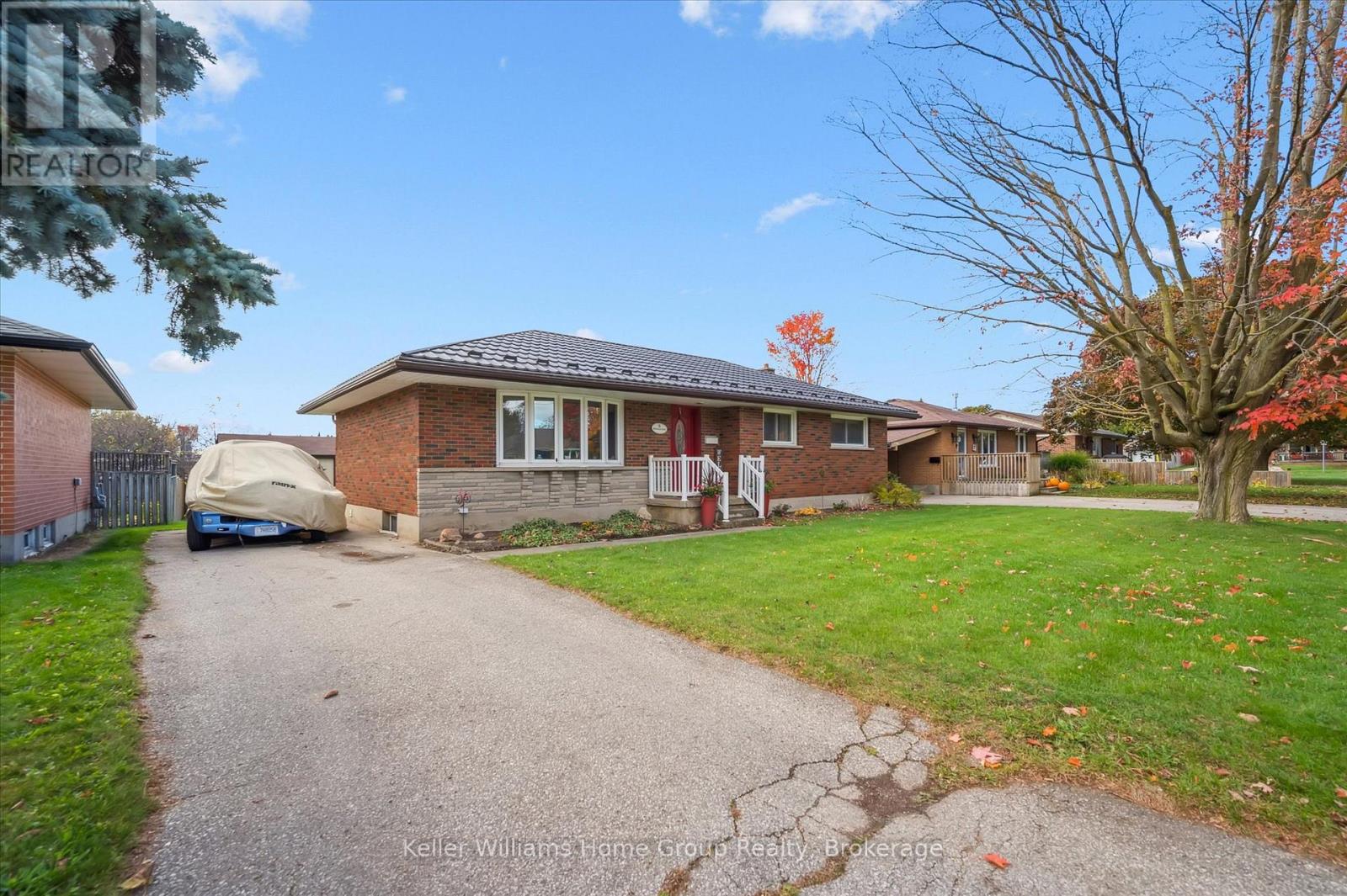 5 Bergin Avenue, Centre Wellington (Fergus), Ontario  N1M 1A7 - Photo 4 - X12469894