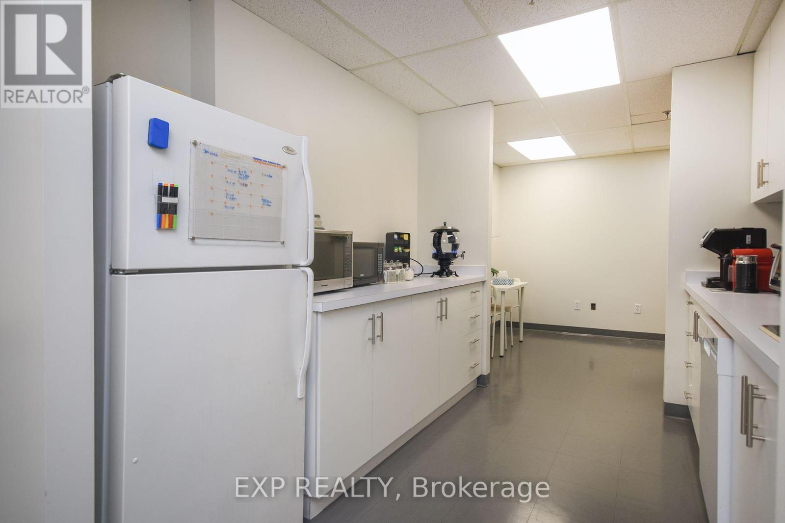 103 Office L123 - 60 Granton Drive, Richmond Hill, Ontario  L4B 2N6 - Photo 16 - N12688920