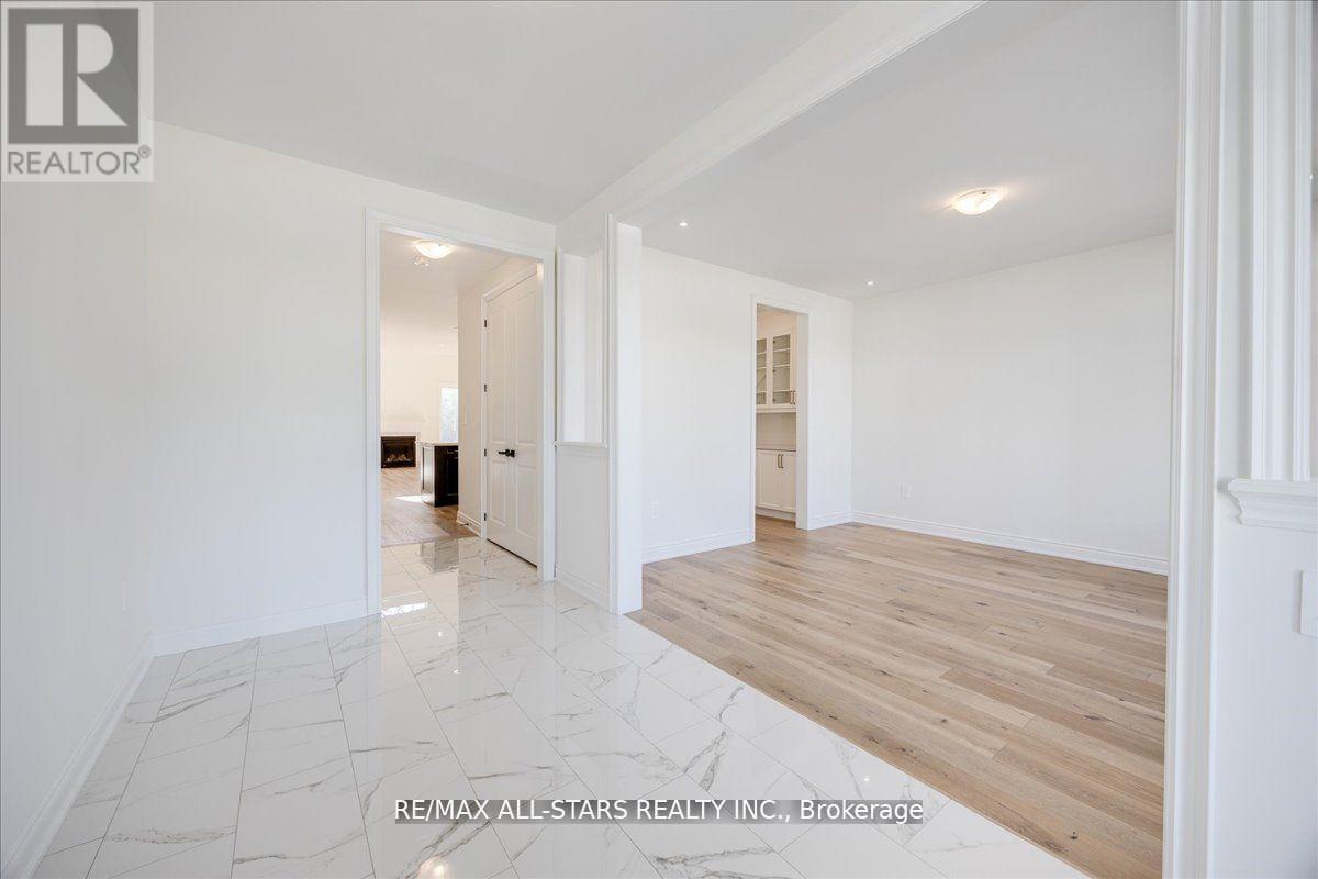 59 Stadacona Avenue, Georgina, Ontario  L0E 1R0 - Photo 4 - N12689026