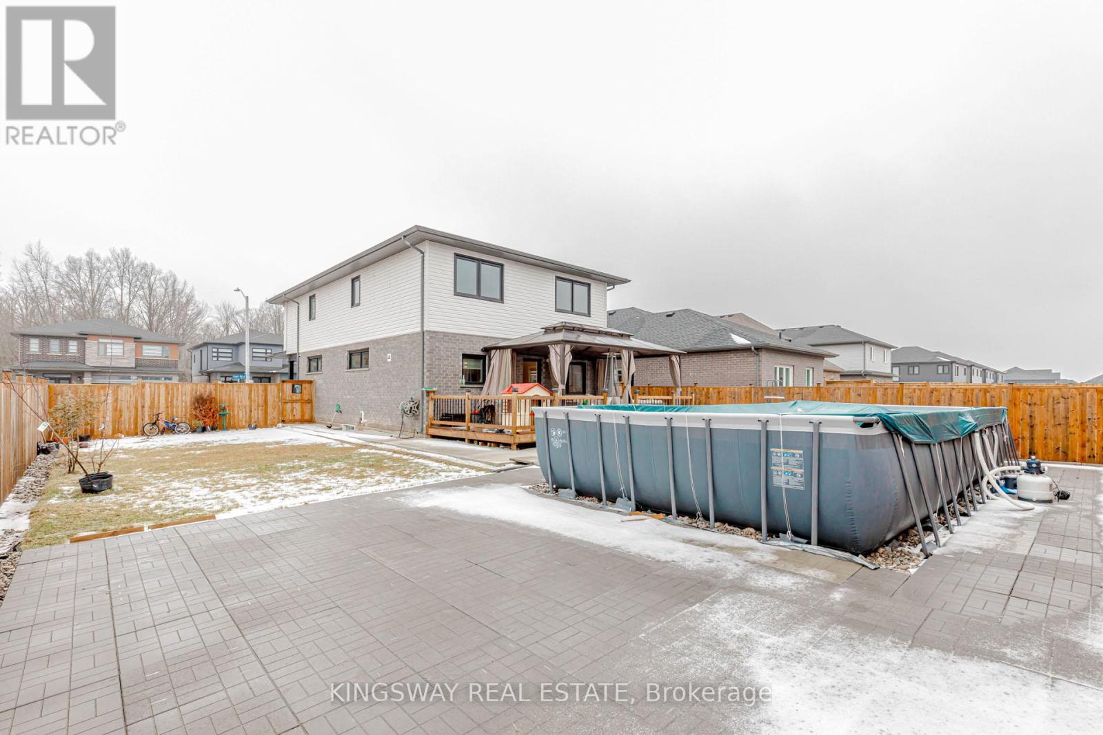 8961 Emily Boulevard, Niagara Falls, Ontario  L2H 3T1 - Photo 46 - X12688850