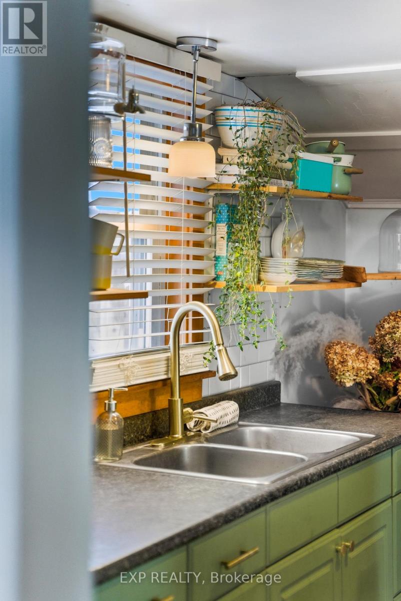 41 Lake Street, Prince Edward County, Ontario  K0K 2T0 - Photo 40 - X12684368