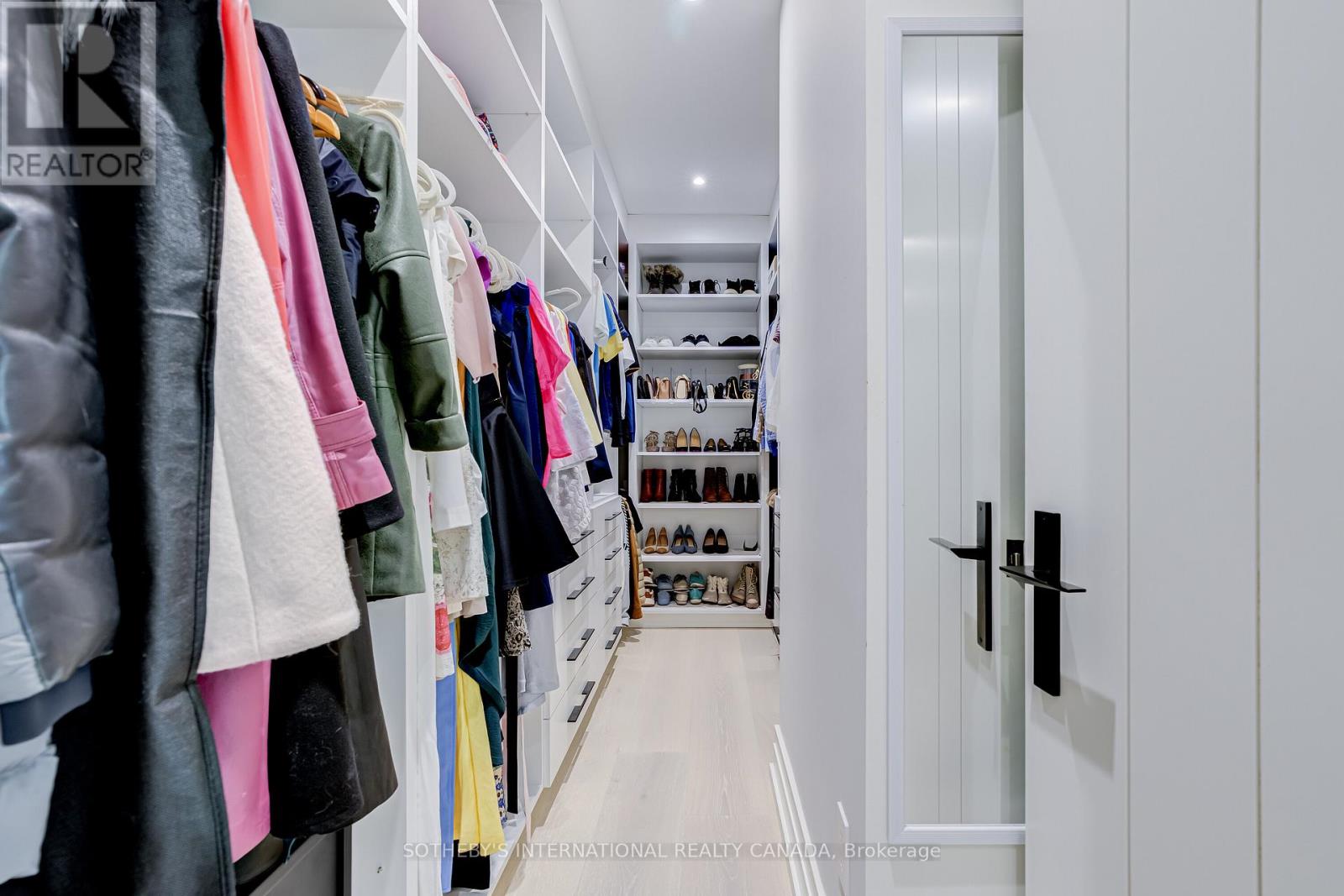 11 Sherin Court, Toronto, Ontario  M9P 2J7 - Photo 13 - W12688928