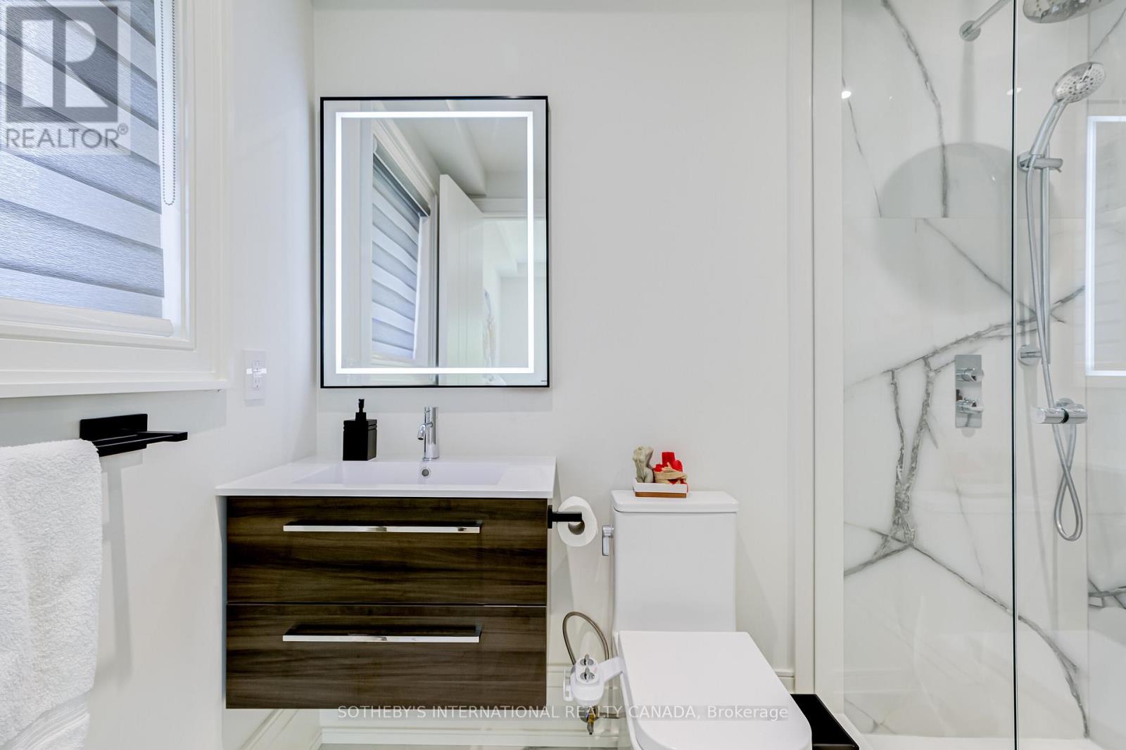 11 Sherin Court, Toronto, Ontario  M9P 2J7 - Photo 15 - W12688928