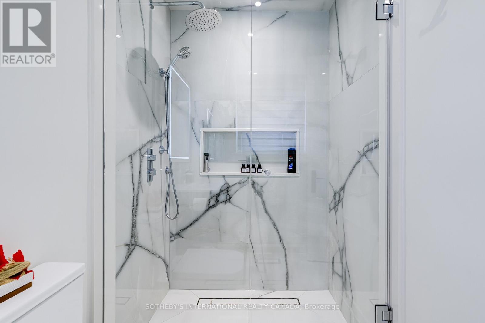 11 Sherin Court, Toronto, Ontario  M9P 2J7 - Photo 18 - W12688928