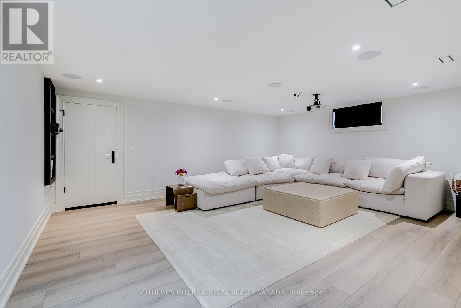 11 Sherin Court, Toronto, Ontario  M9P 2J7 - Photo 23 - W12688928