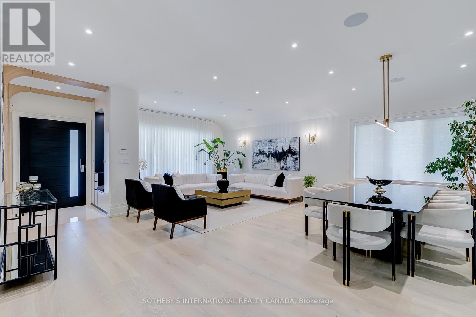 11 Sherin Court, Toronto, Ontario  M9P 2J7 - Photo 3 - W12688928