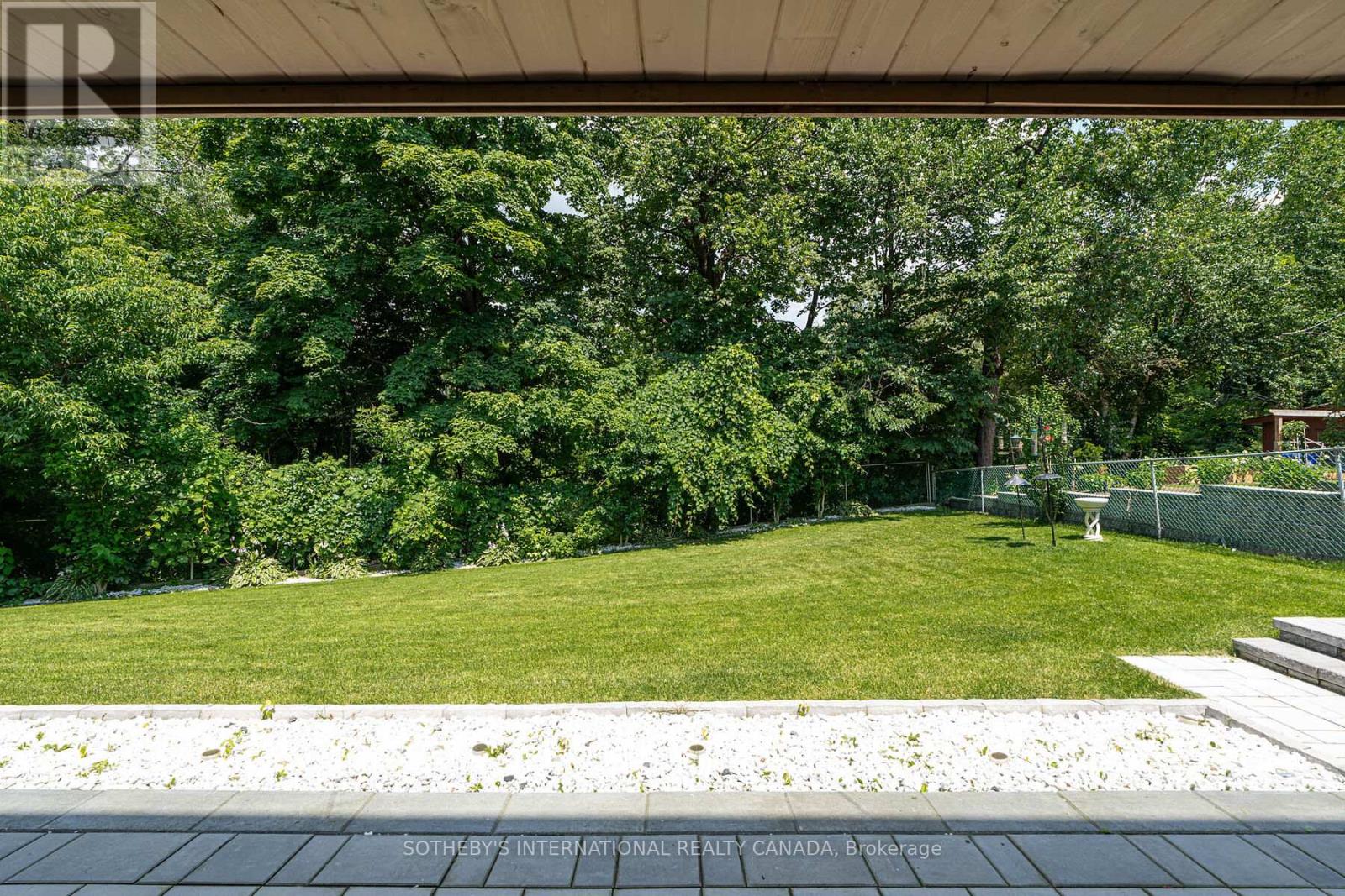 11 Sherin Court, Toronto, Ontario  M9P 2J7 - Photo 32 - W12688928