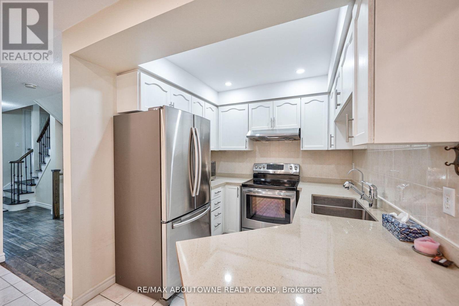 59 - 455 Apache Court E, Mississauga, Ontario  L4Z 3W8 - Photo 4 - W12688946