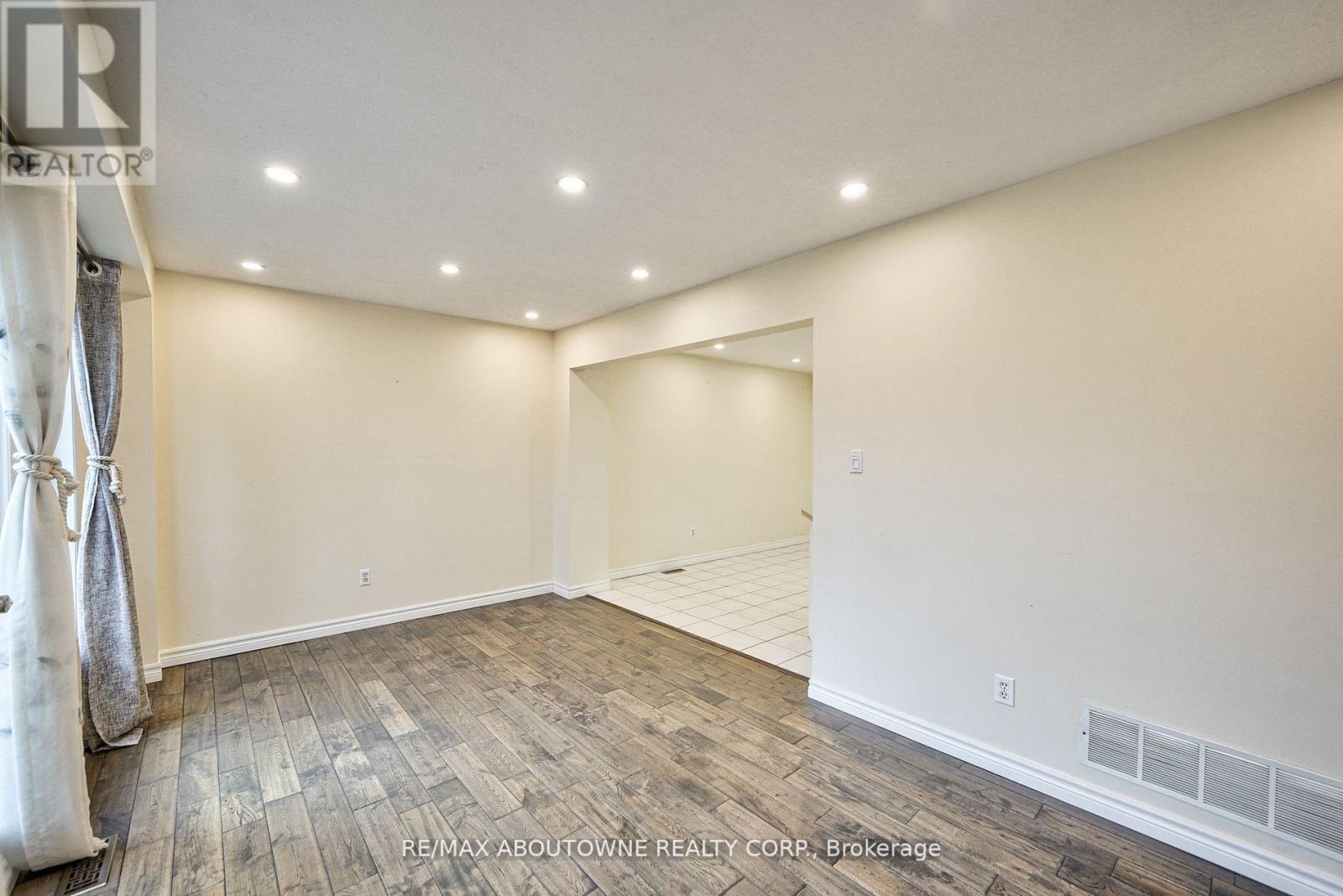 59 - 455 Apache Court E, Mississauga, Ontario  L4Z 3W8 - Photo 8 - W12688946