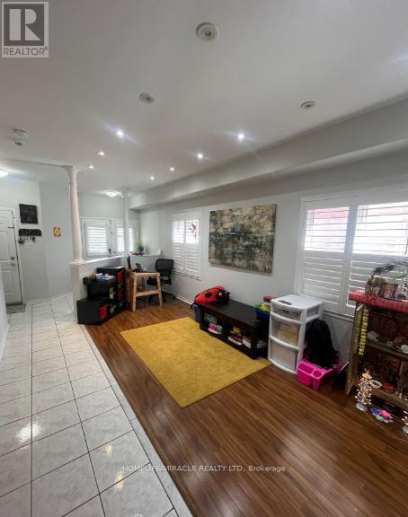 6912 Buttle Station Place, Mississauga, Ontario  L5W 1B8 - Photo 2 - W12688952