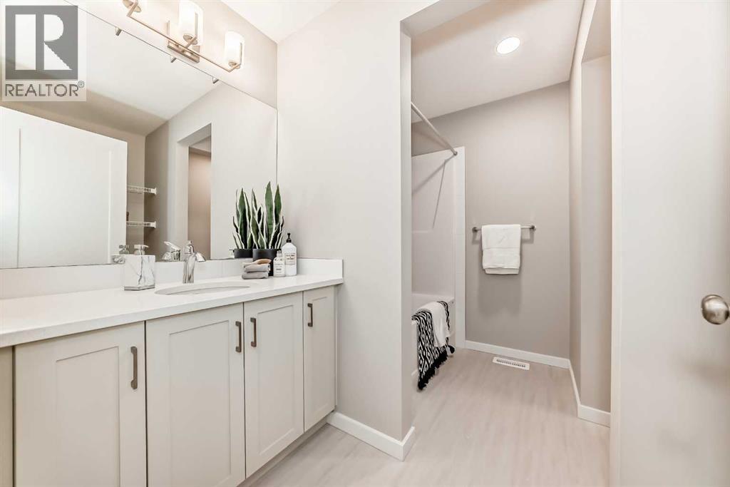 72 Lewisburg Close Ne, Calgary, Alberta  T3P 2N4 - Photo 32 - A2278248