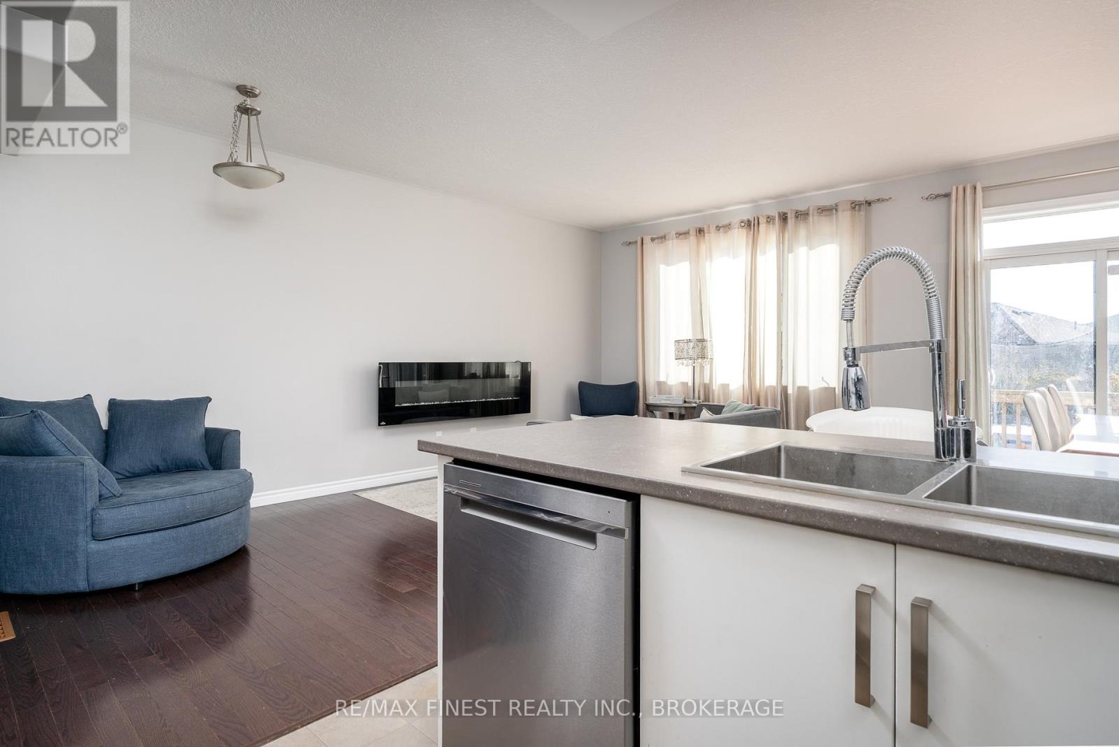 140 Simurda Court, Loyalist, Ontario  K7N 0A8 - Photo 12 - X12468923