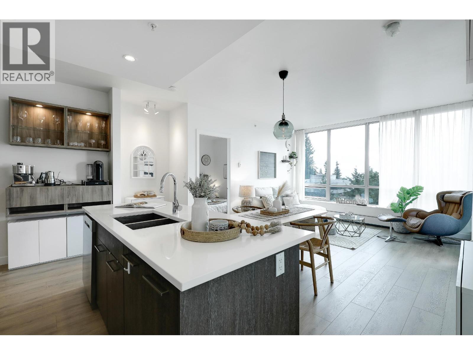 803 9060 University Crescent, Burnaby, British Columbia  V5A 0E1 - Photo 2 - R3078393