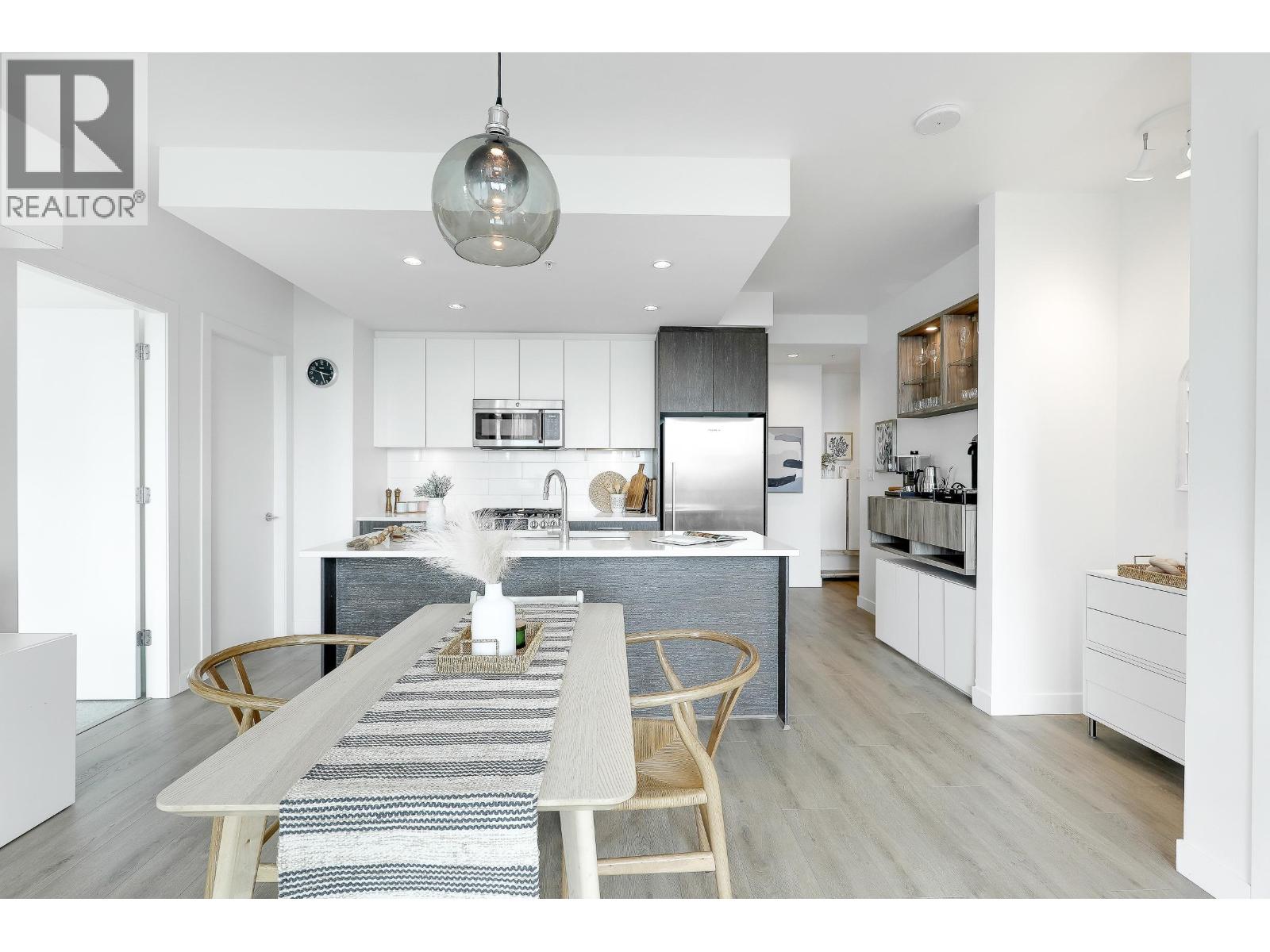 803 9060 University Crescent, Burnaby, British Columbia  V5A 0E1 - Photo 10 - R3078393