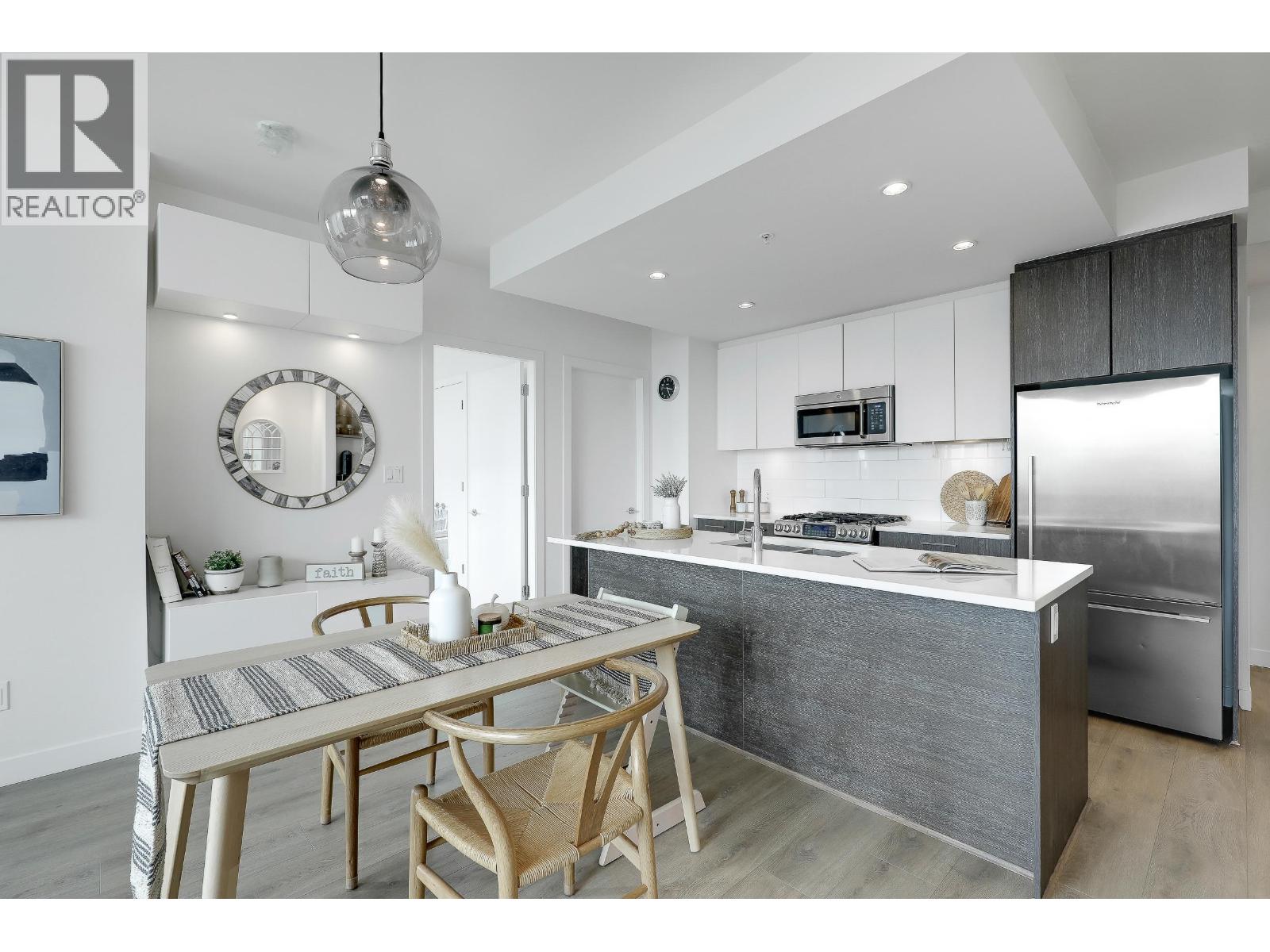 803 9060 University Crescent, Burnaby, British Columbia  V5A 0E1 - Photo 8 - R3078393