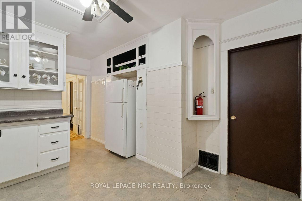 5322 Heywood Avenue, Niagara Falls, Ontario  L2E 4V6 - Photo 12 - X12689200